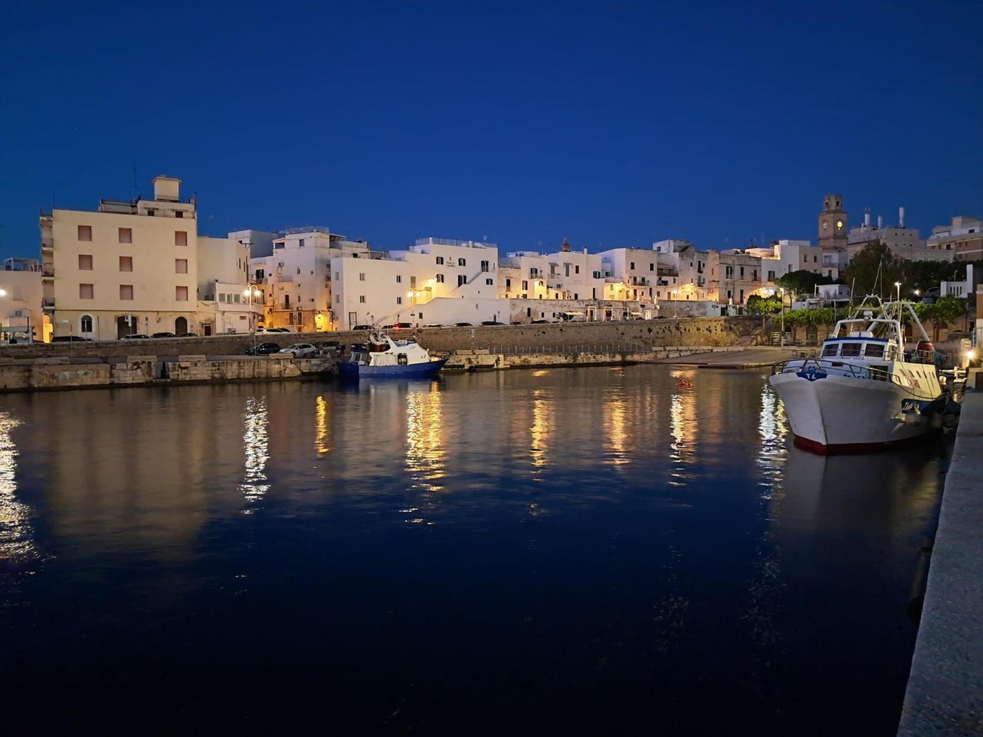 Fd Apartments - Zoe Prestigioso Appartamento Vicino Alla Stazione E Al Centro Monopoli Kültér fotó