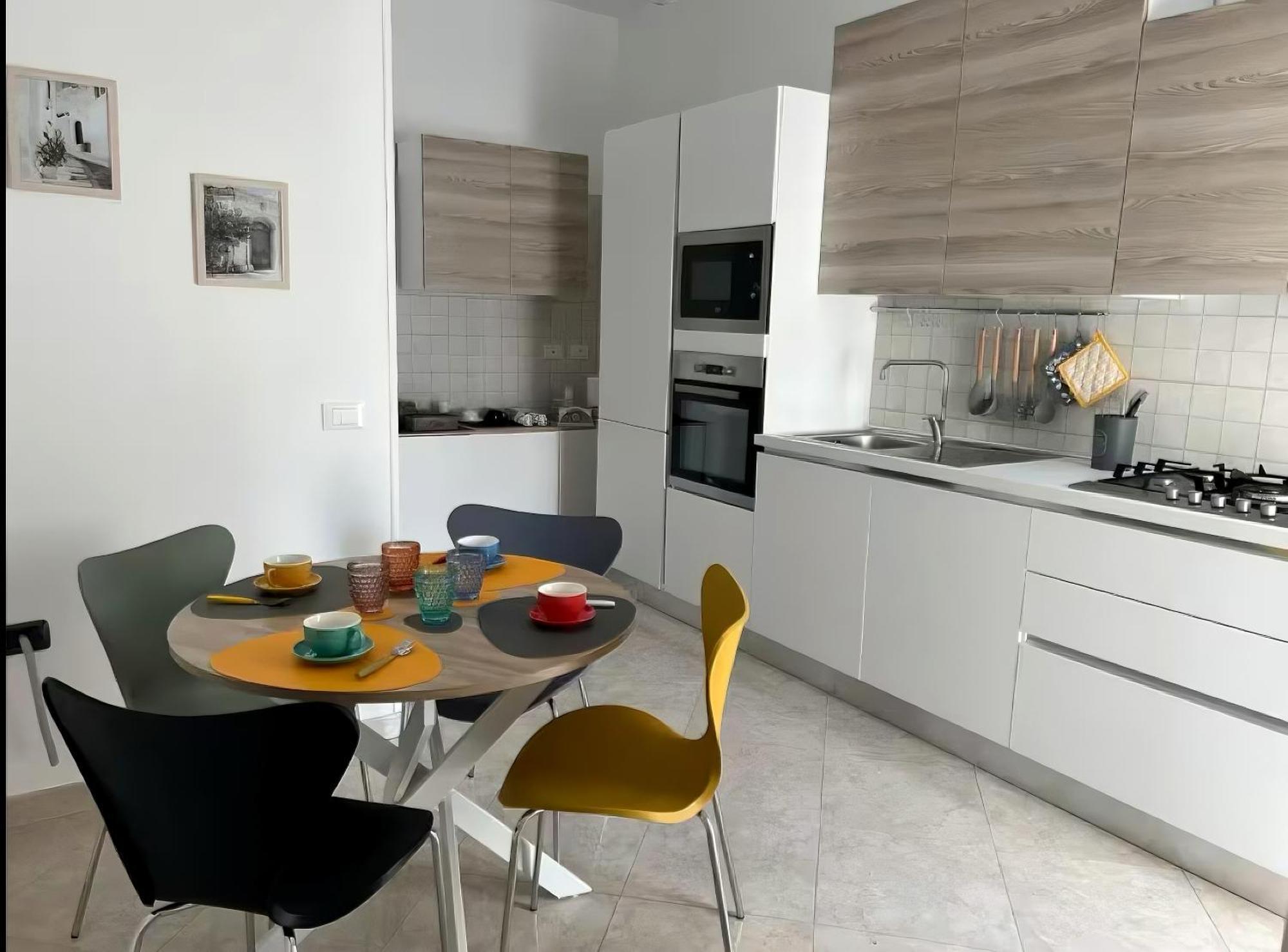 Fd Apartments - Zoe Prestigioso Appartamento Vicino Alla Stazione E Al Centro Monopoli Kültér fotó